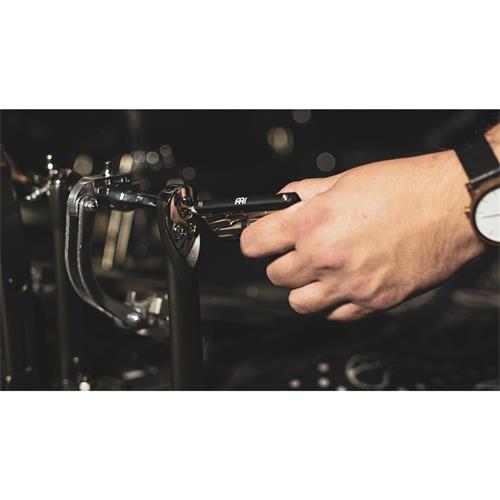 HERRAMIENTA MULTIPLE PARA BATERIA