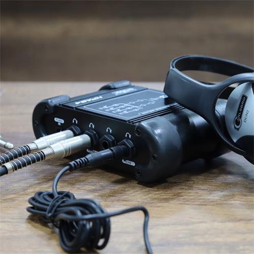 AMPLIFICADOR DE AUDIFONOS 4 CANALES