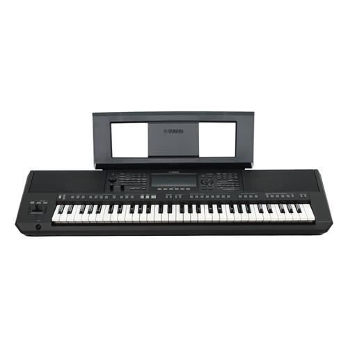 TECLADO WORKSTATION PROFESIONAL 61 TECLAS 1500 VOCES + ADAPTADOR PA-300C - DIST